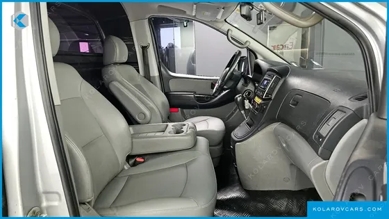 HYUNDAI STAREX 3-SEATER VAN