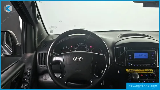 HYUNDAI STAREX 3-SEATER VAN