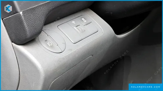 HYUNDAI STAREX 3-SEATER VAN