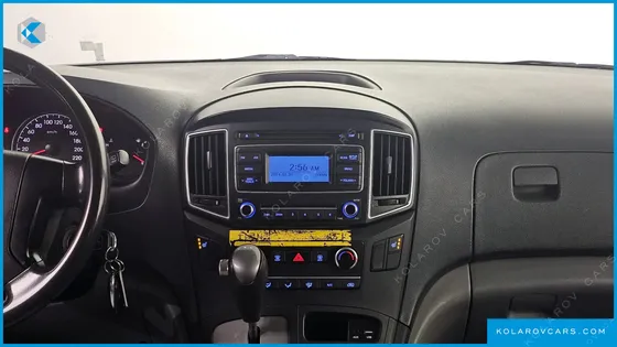 HYUNDAI STAREX 3-SEATER VAN
