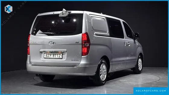HYUNDAI STAREX 5-SEATER VAN
