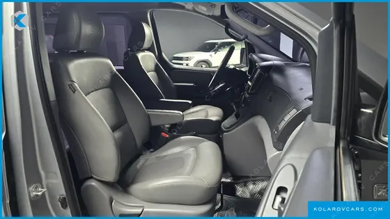 HYUNDAI STAREX 5-SEATER VAN
