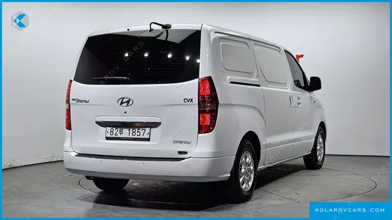 HYUNDAI STAREX 3-SEATER VAN
