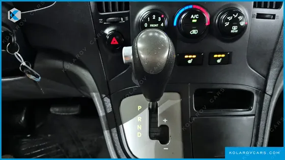 HYUNDAI STAREX 3-SEATER VAN