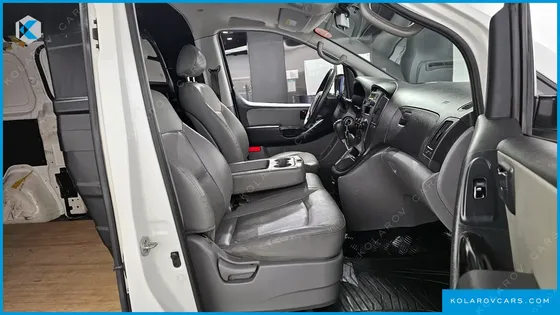 HYUNDAI STAREX 3-SEATER VAN