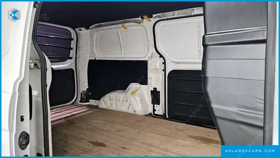 HYUNDAI STAREX 3-SEATER VAN