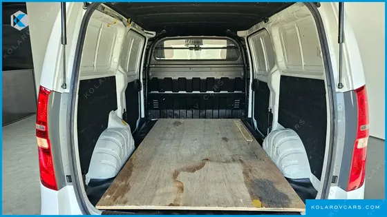 HYUNDAI STAREX 3-SEATER VAN