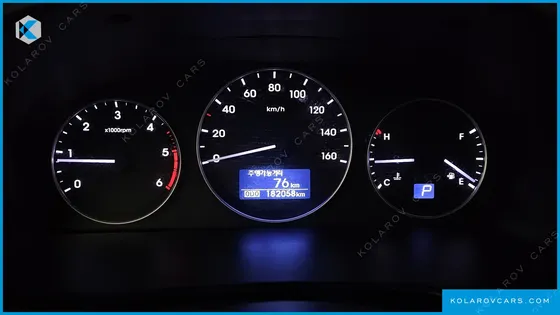 HYUNDAI STAREX 12-SEATER WAGON