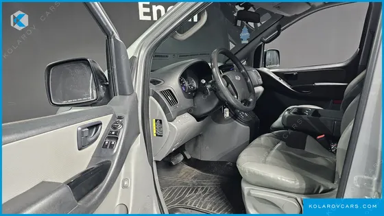 HYUNDAI STAREX 12-SEATER WAGON