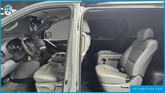 HYUNDAI STAREX 12-SEATER WAGON