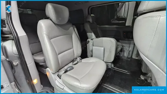 HYUNDAI STAREX 12-SEATER WAGON