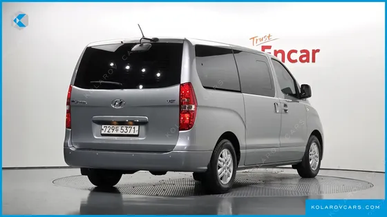 HYUNDAI STAREX 12-SEATER WAGON