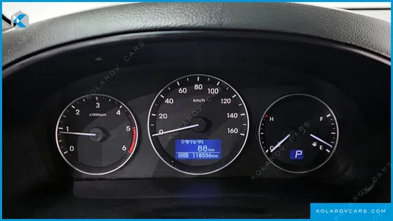 HYUNDAI STAREX 11-SEATER WAGON