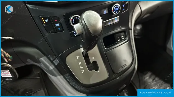 HYUNDAI STAREX 11-SEATER WAGON