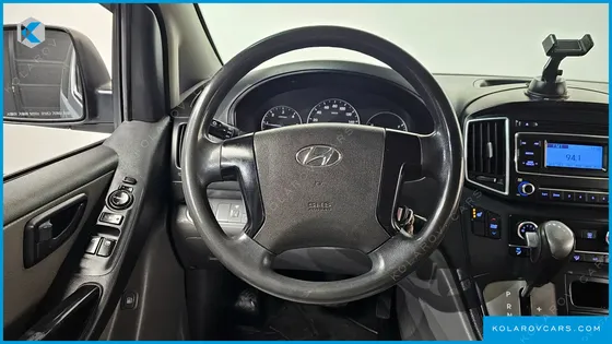 HYUNDAI STAREX 11-SEATER WAGON