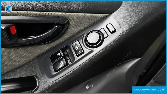 HYUNDAI STAREX 11-SEATER WAGON