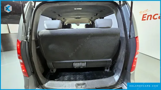 HYUNDAI STAREX 11-SEATER WAGON