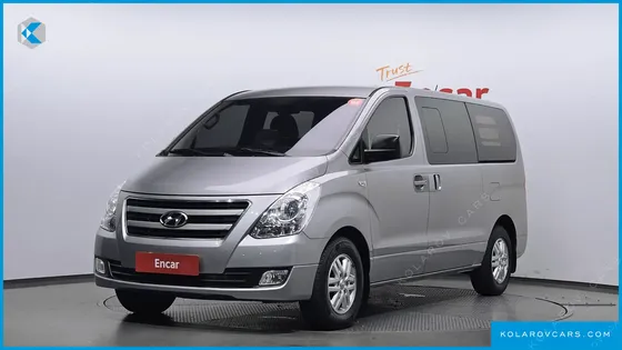HYUNDAI STAREX 5-SEATER VAN