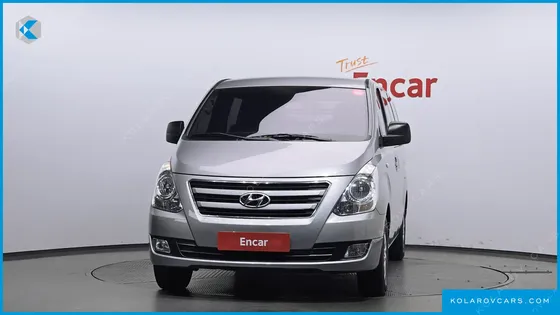 HYUNDAI STAREX 5-SEATER VAN