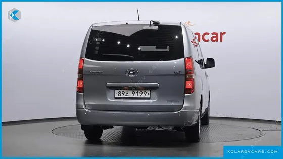 HYUNDAI STAREX 5-SEATER VAN