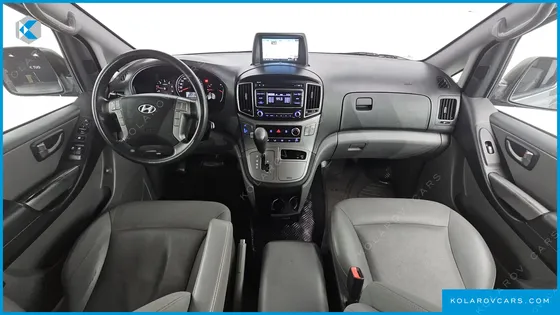 HYUNDAI STAREX 5-SEATER VAN