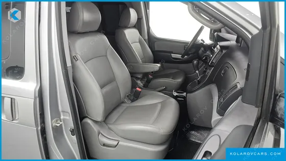 HYUNDAI STAREX 5-SEATER VAN