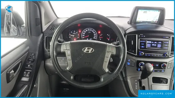 HYUNDAI STAREX 5-SEATER VAN