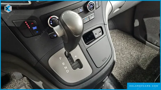 HYUNDAI STAREX 12-SEATER WAGON