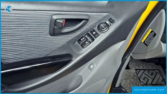 HYUNDAI STAREX 12-SEATER WAGON