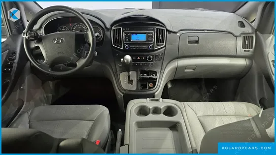 HYUNDAI STAREX 3-SEATER VAN