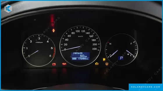 HYUNDAI STAREX 3-SEATER VAN