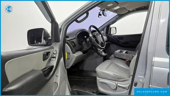 HYUNDAI STAREX 3-SEATER VAN