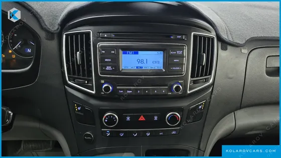 HYUNDAI STAREX 3-SEATER VAN