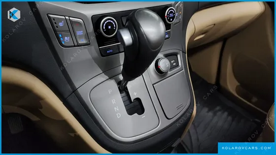 HYUNDAI STAREX 4WD 11-SEATER WAGON