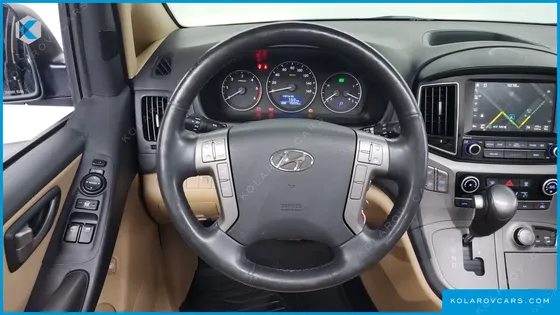 HYUNDAI STAREX 4WD 11-SEATER WAGON