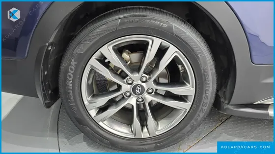 HYUNDAI MAXCRUISE GAS 3.3 4WD