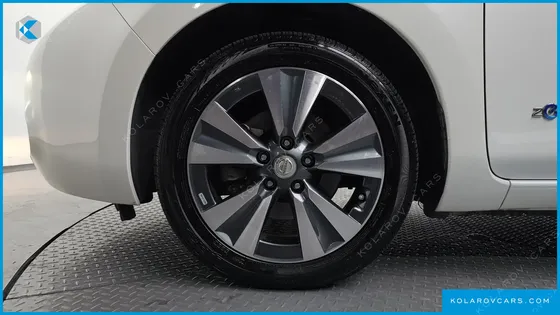 NISSAN LEAF EV