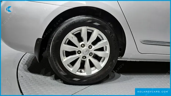 KIA CARENS LPI 2.0 GLX