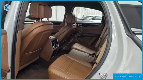 PORSCHE CAYENNE 3.0 E-HYBRID COUPE