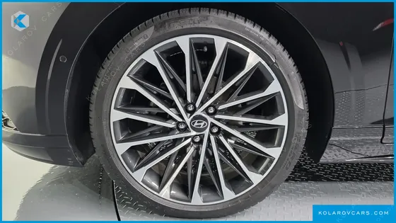 HYUNDAI GRANDEUR CALLIGRAPHY