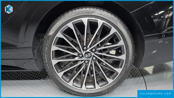 HYUNDAI GRANDEUR CALLIGRAPHY