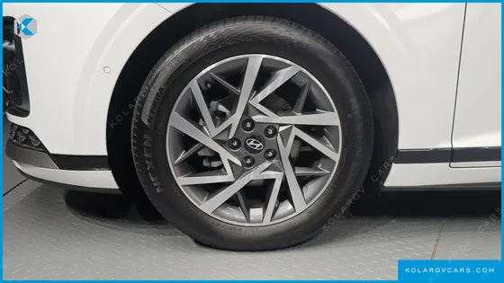 HYUNDAI GRANDEUR EXCLUSIVE