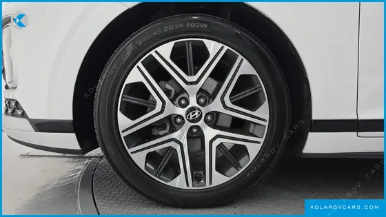 HYUNDAI GRANDEUR PREMIUM