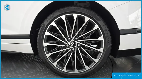 HYUNDAI GRANDEUR CALLIGRAPHY