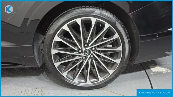 HYUNDAI GRANDEUR CALLIGRAPHY
