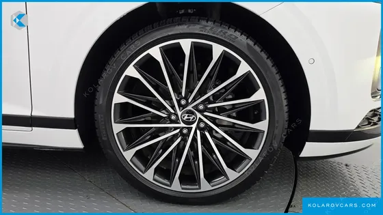 HYUNDAI GRANDEUR CALLIGRAPHY