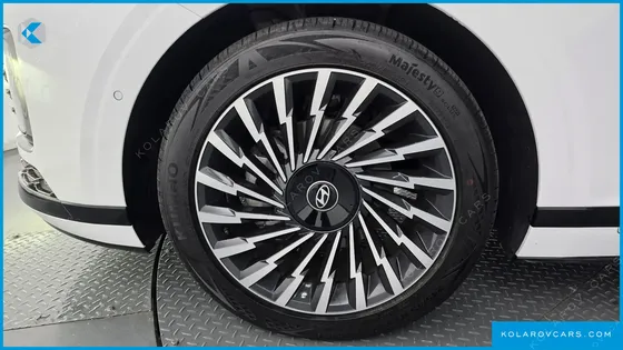 HYUNDAI GRANDEUR CALLIGRAPHY