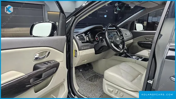 KIA CARNIVAL GASOLINE 9-SEATER NOBLESSE