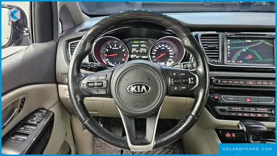 KIA CARNIVAL GASOLINE 9-SEATER NOBLESSE
