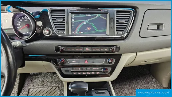 KIA CARNIVAL GASOLINE 9-SEATER NOBLESSE